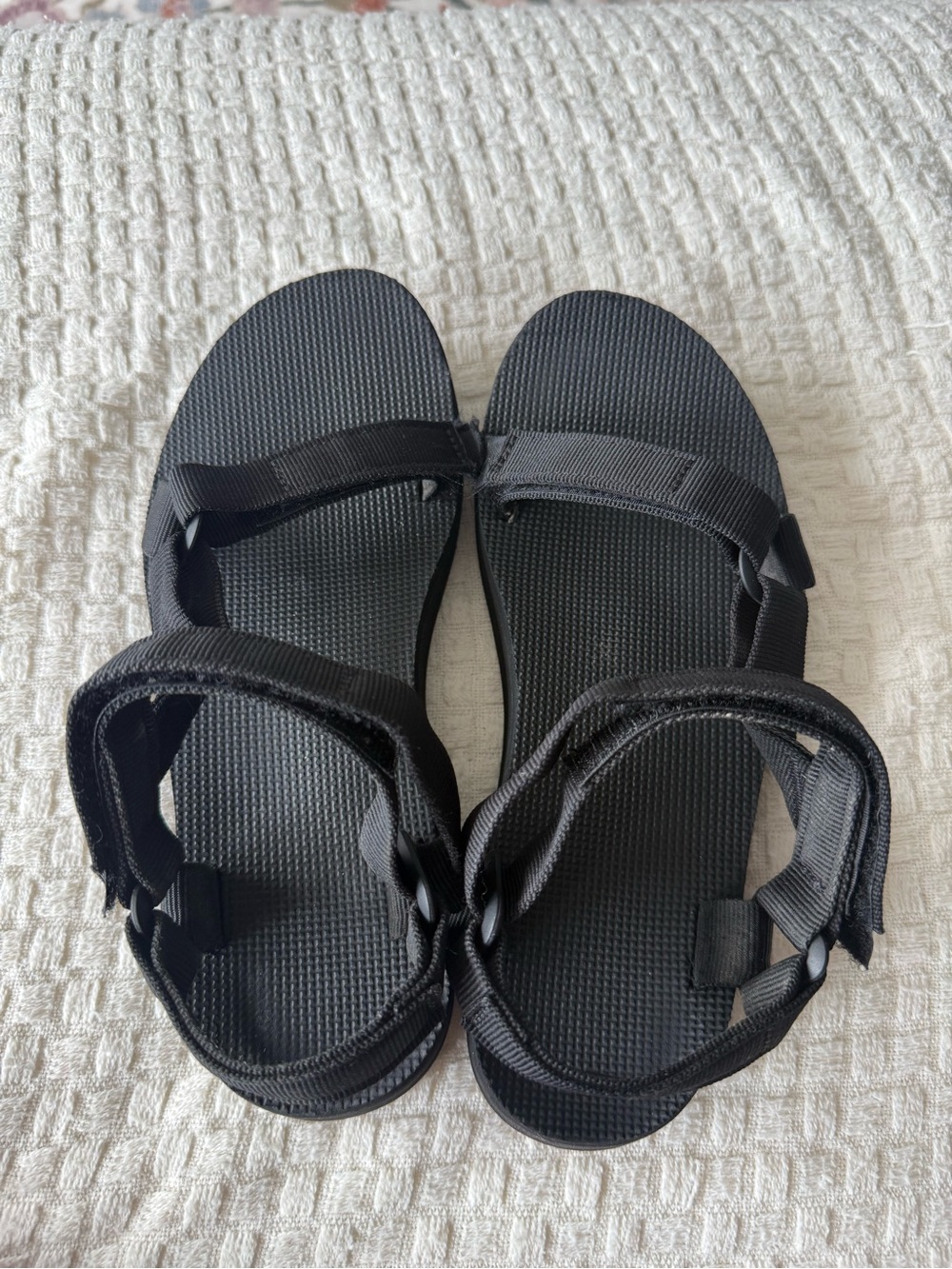 Teva midform black sandals size 9 * please read